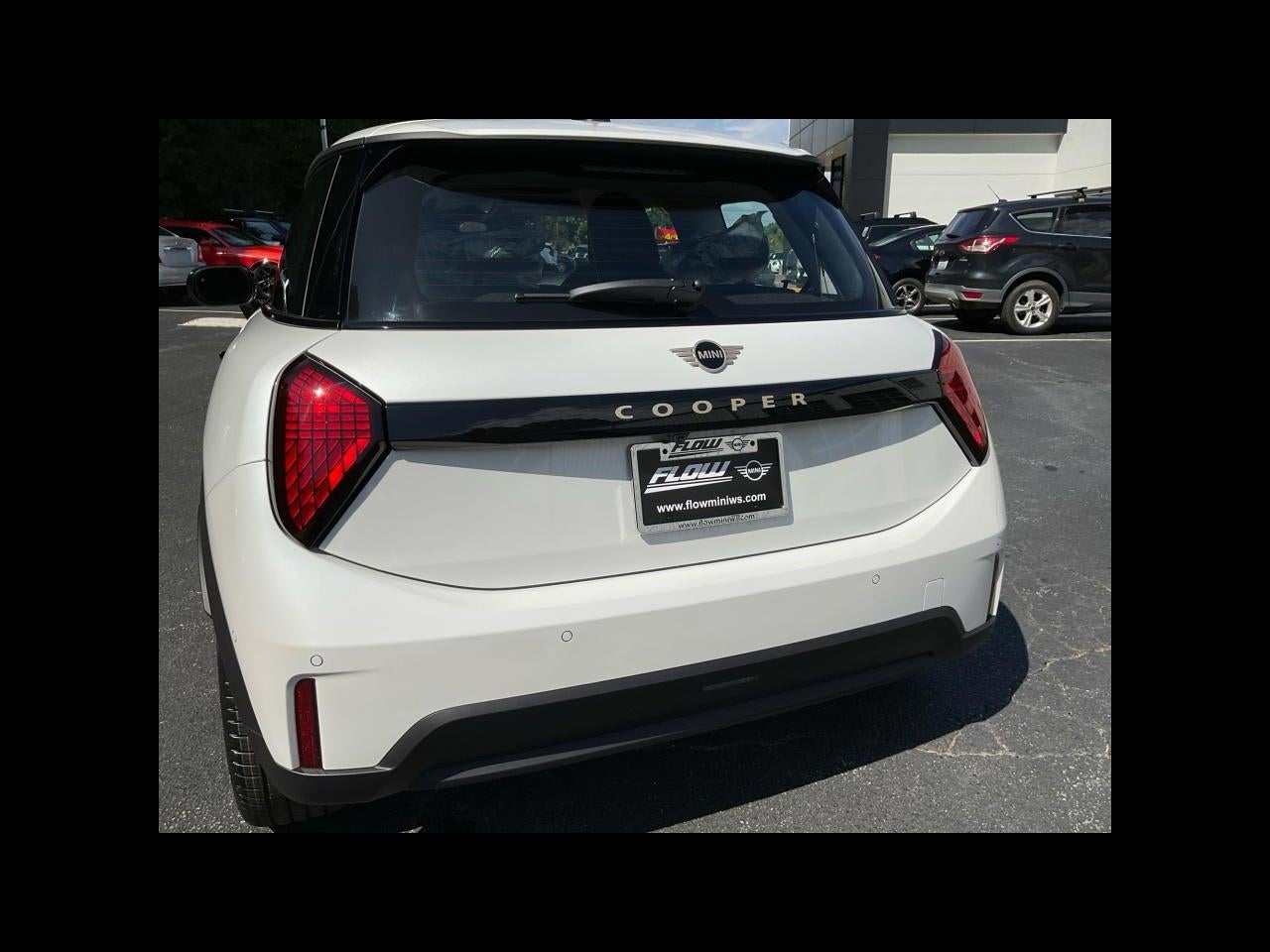 2027 MINI 2 DOOR Base