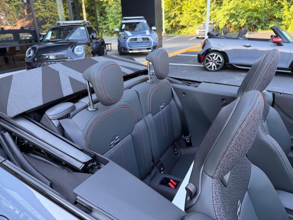 2026 MINI CONVERTIBLE ICONIC