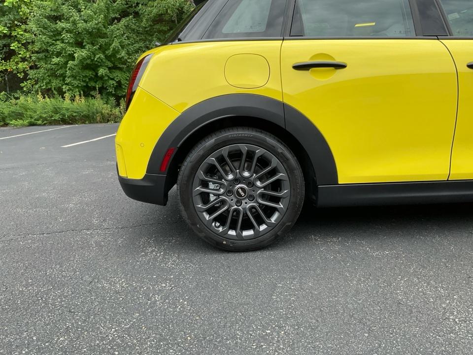 2026 MINI 4 DOOR SIGNATURE PLUS