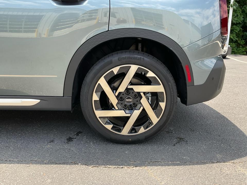 2027 MINI COUNTRYMAN ICONIC