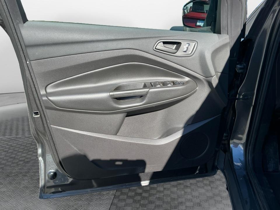 2016 Ford Escape S