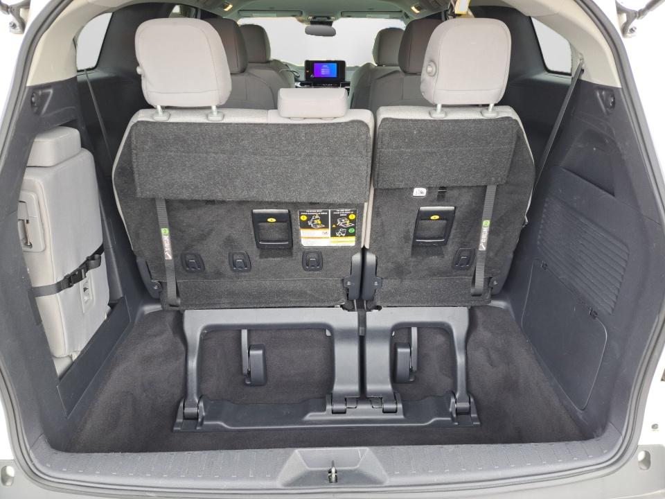 2025 Toyota Sienna LE