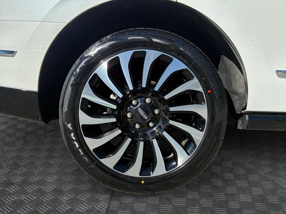 2023 Lincoln Navigator Black Label