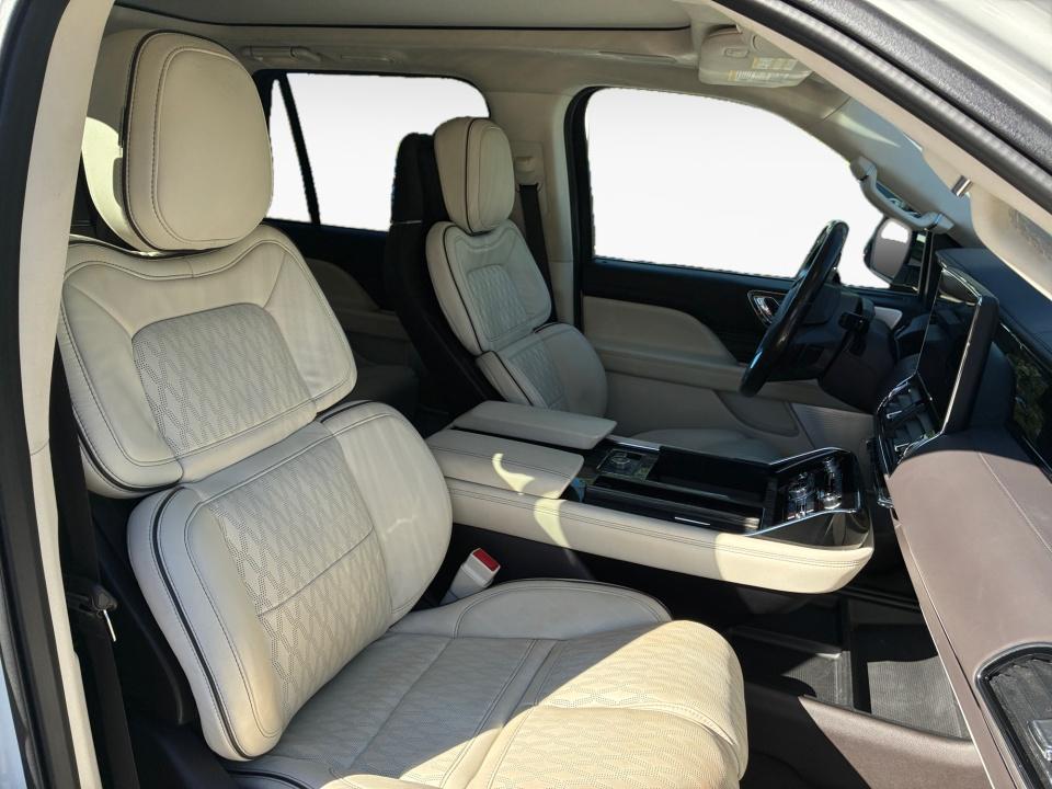 2023 Lincoln Navigator Black Label